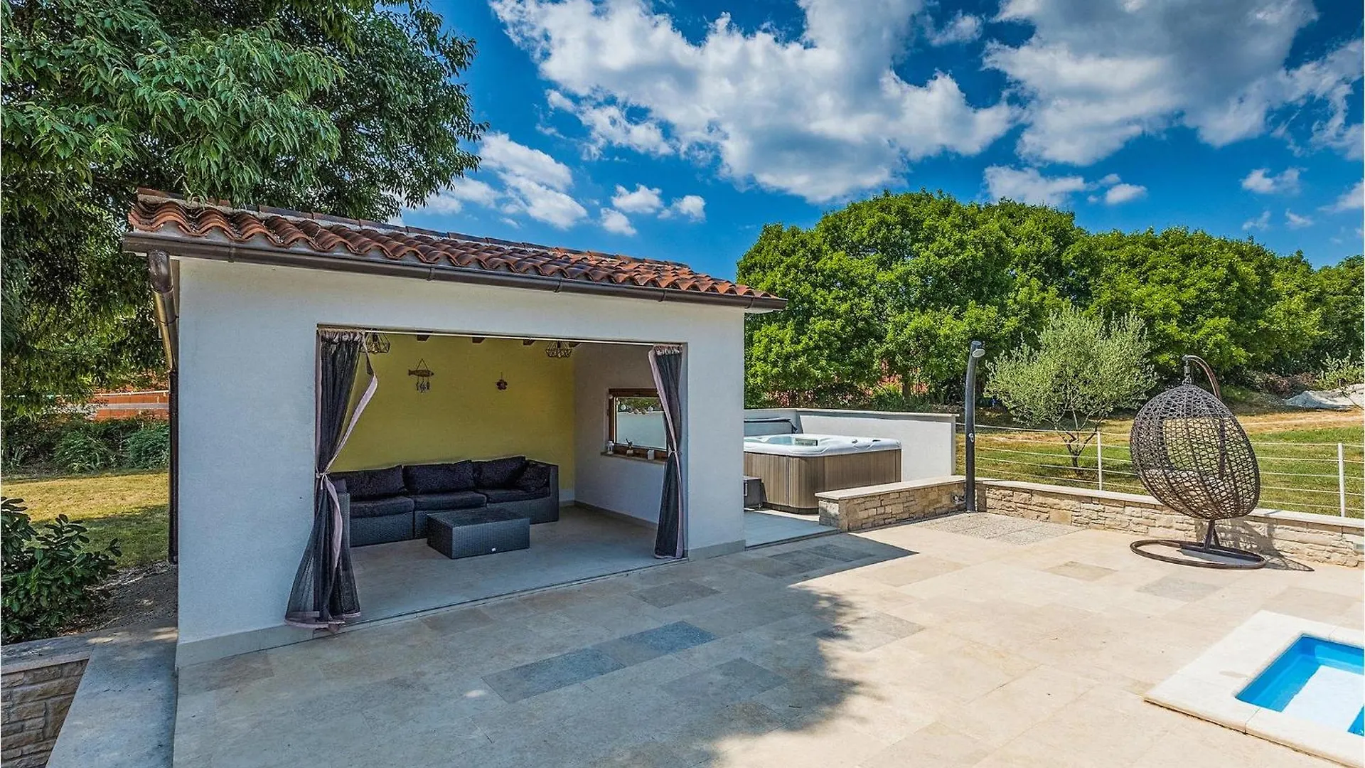 Villa Emanuel Pula 0*,  Croatia