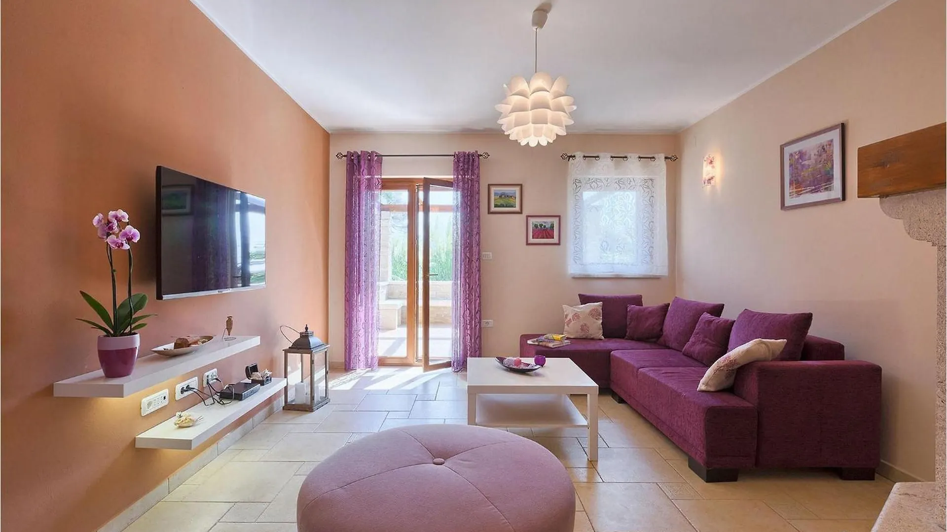 Villa Emanuel Pola 0*,
